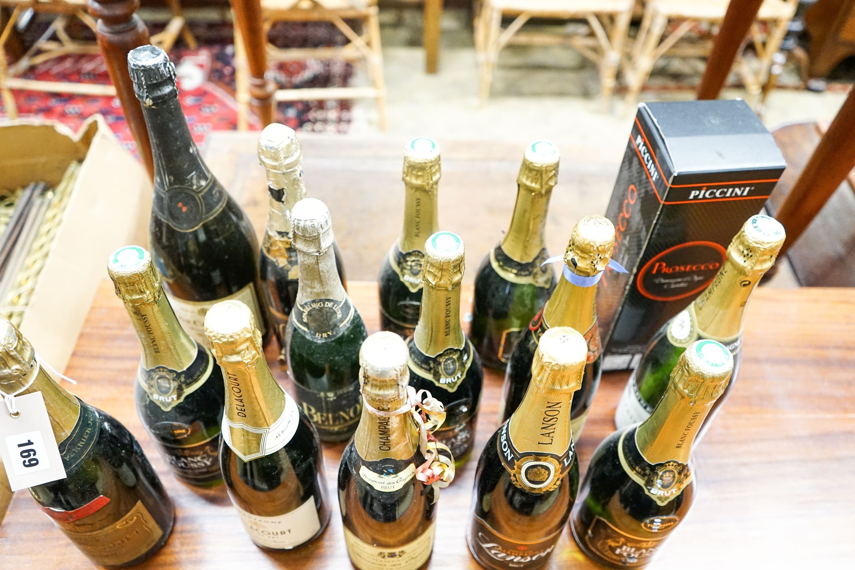 Fifteen bottles of assorted champagne and sparkling wine, assorted sizes